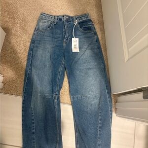 Just Black Women's Barrel Jeans in Blue